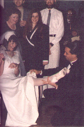 (Throwing the garter)